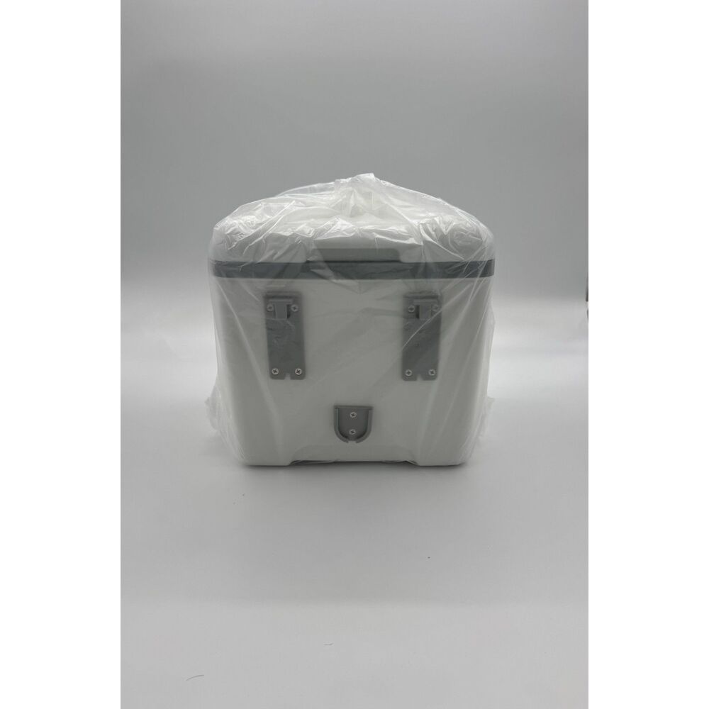 13L Portable Cooler Box (Hard‐Shell Insulated) - Picture 2 of 4